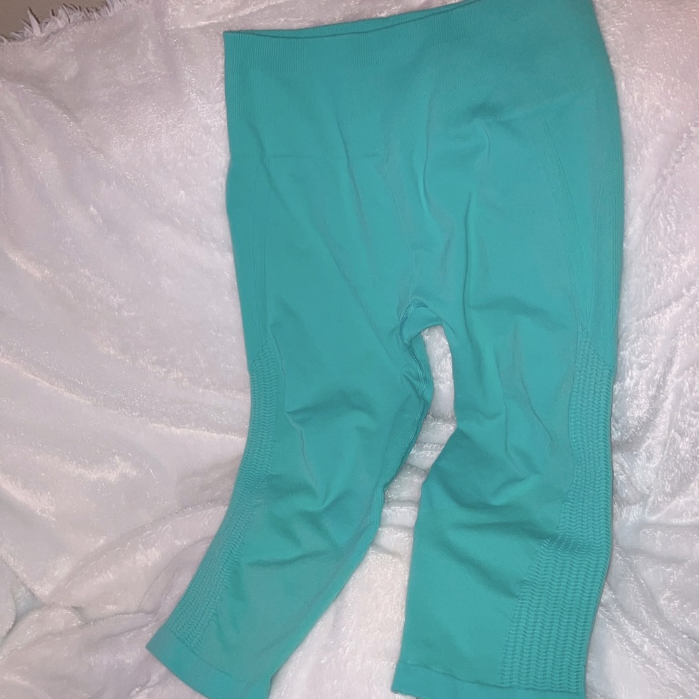 Lululemon Athletica Capri Turquoise Leggings Size 12